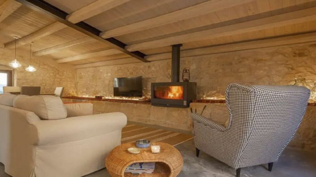 04_casale-del-mandorlo-piscina---jacuzzi-riscaldata