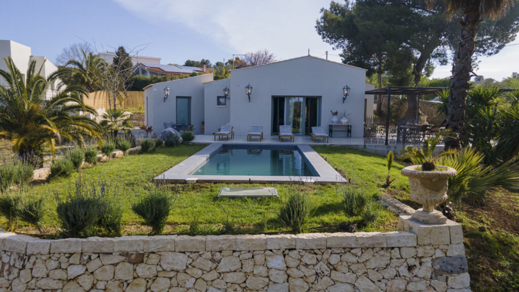 05_villa-malena-con-piscina-privata