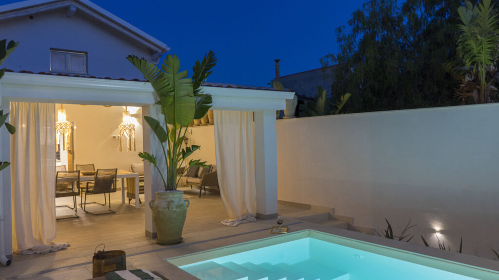 08_villa-delle-palme-con-piscina-privata