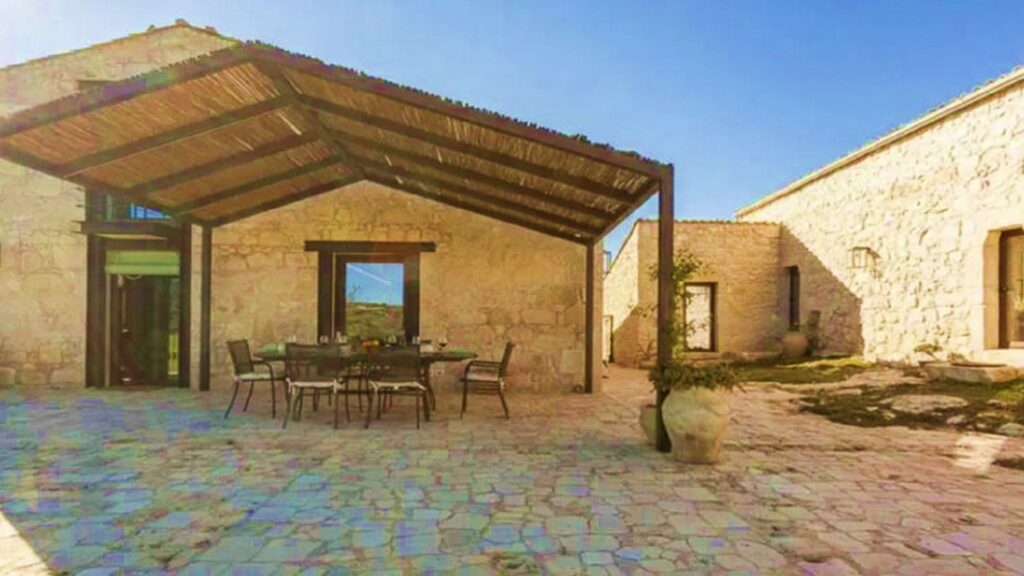 14_casale-del-mandorlo-piscina---jacuzzi-riscaldata