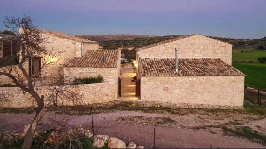 25_casale-del-mandorlo-piscina---jacuzzi-riscaldata