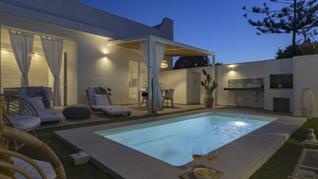 33_casa-un-tocco-di-blu-con-piscina-privata