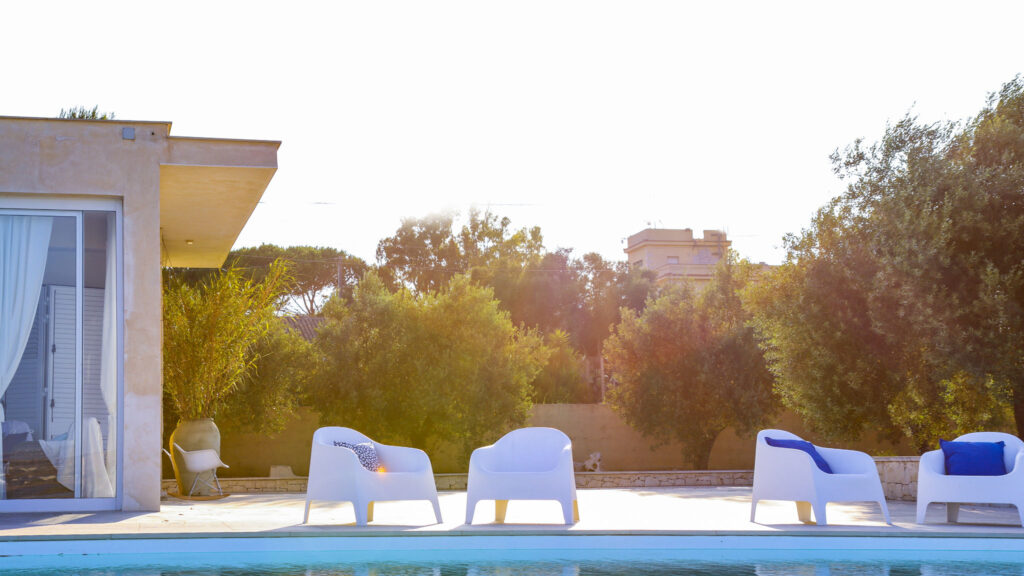 02_villa-gioie-della-vita-con-piscina-vista-mare