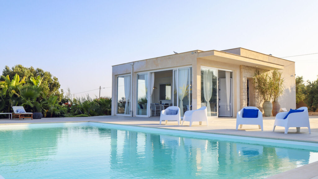 03_villa-gioie-della-vita-con-piscina-vista-mare