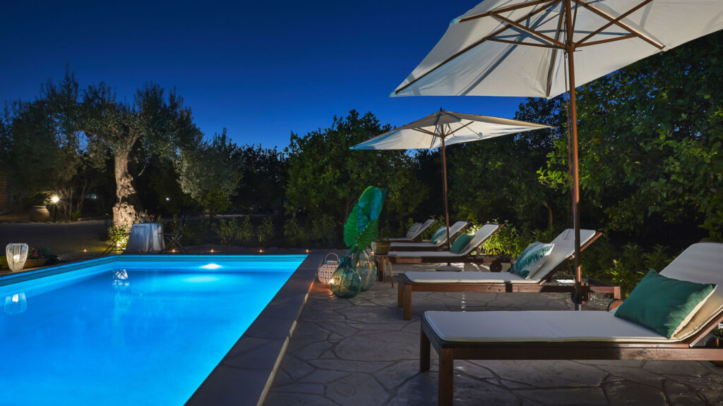 13_casa-dei-limoni-blu-con-piscina